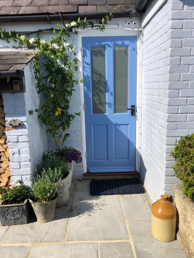 Cosy Cottage Ground Floor Bedroom Ensuite With Private Entrance 치체스터 외부 사진